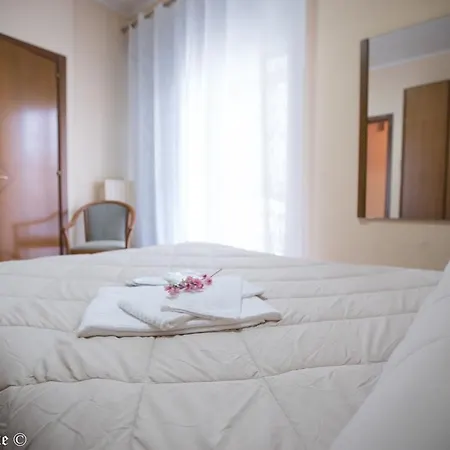 Отель Cristal 3*