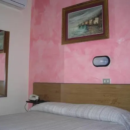 Отель Cristal 3*